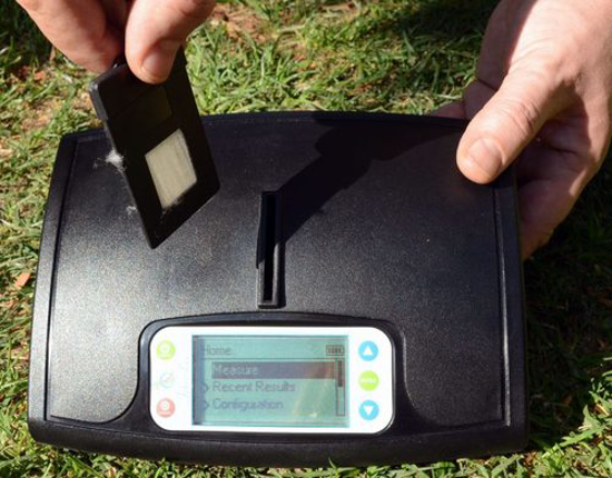 FibreLux Micron Meter with the cartridge out!