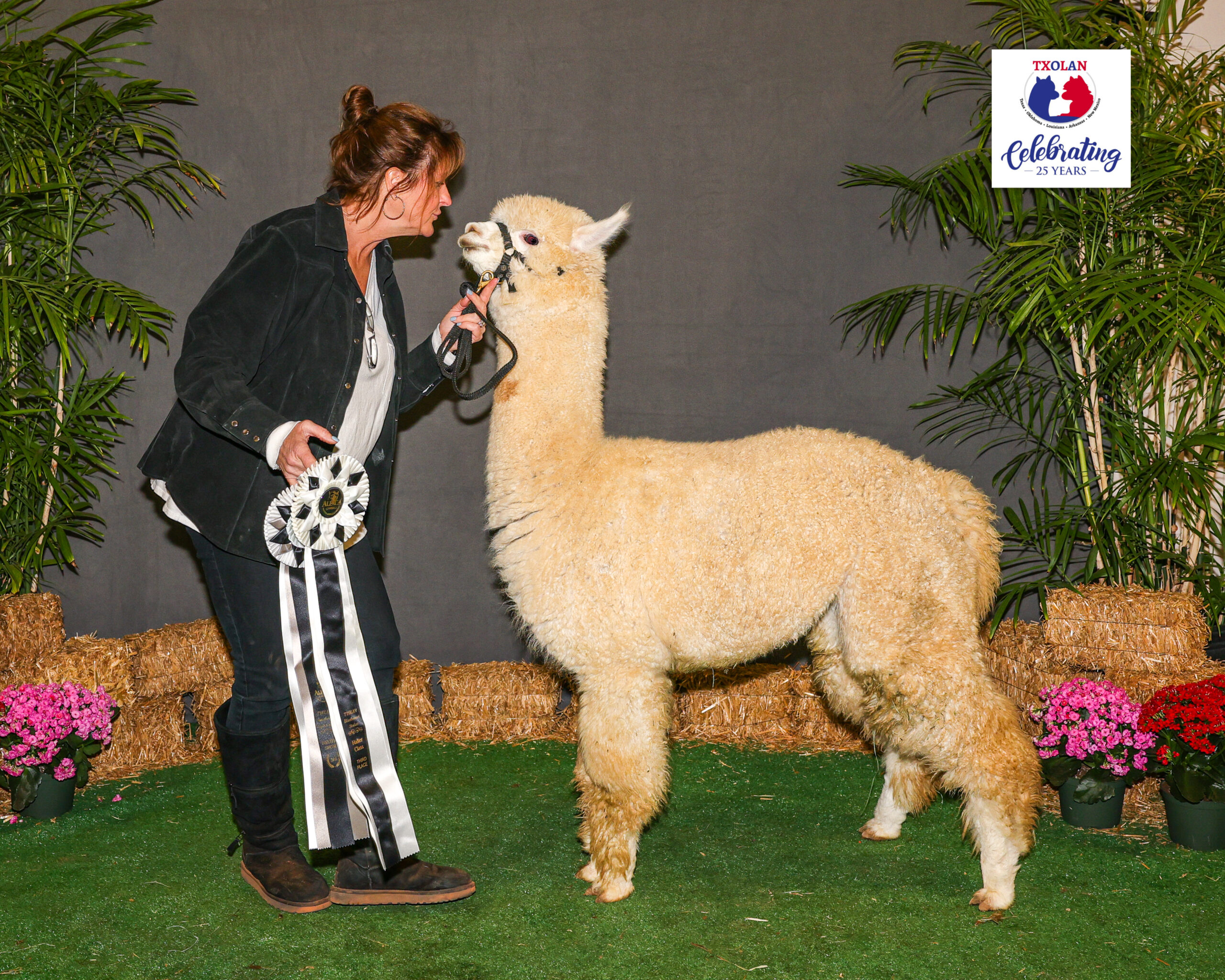 Show kisses from Legendary Isadora.