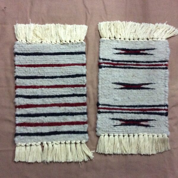 alpaca mini mat with fringe red and black